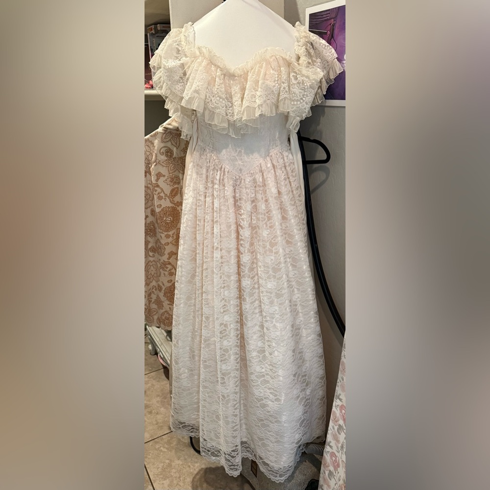 Gunne Sax for Jessica McClintock party wedding prom dress.